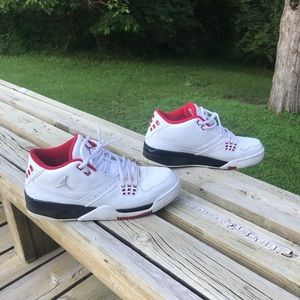 Men’s size 11 Jordan Flight23 shoes.